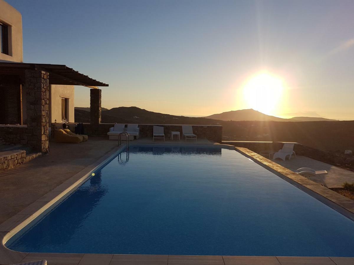 Amallini Suites Mykonos スーパーパラダイスビーチ エクステリア 写真