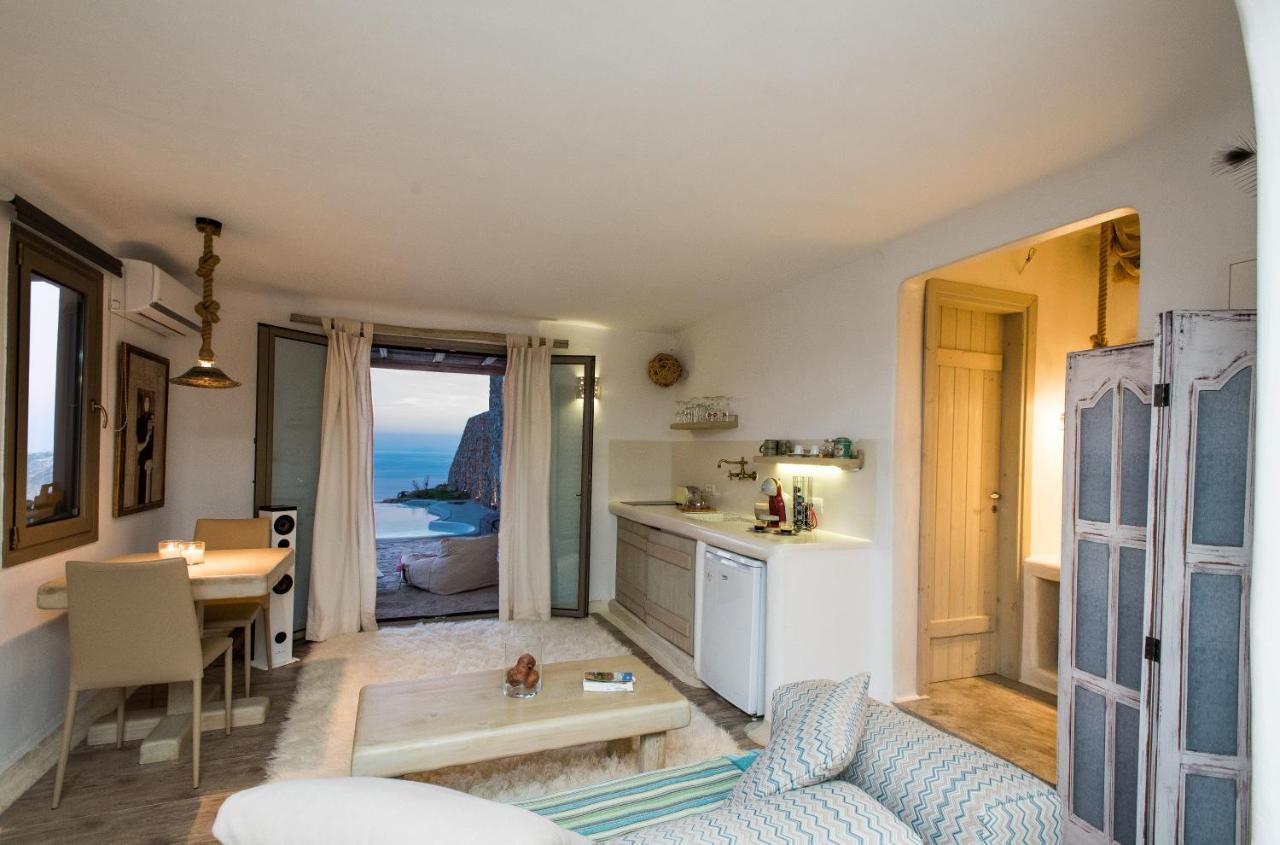 Amallini Suites Mykonos スーパーパラダイスビーチ エクステリア 写真